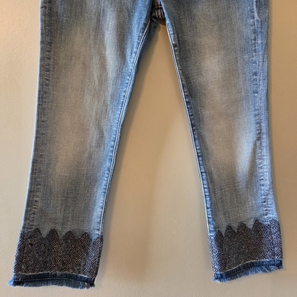 Driftwood Candace Embroidered Hem Straight Ankle High Rise Crop Jeans Size 28 - Picture 6 of 16